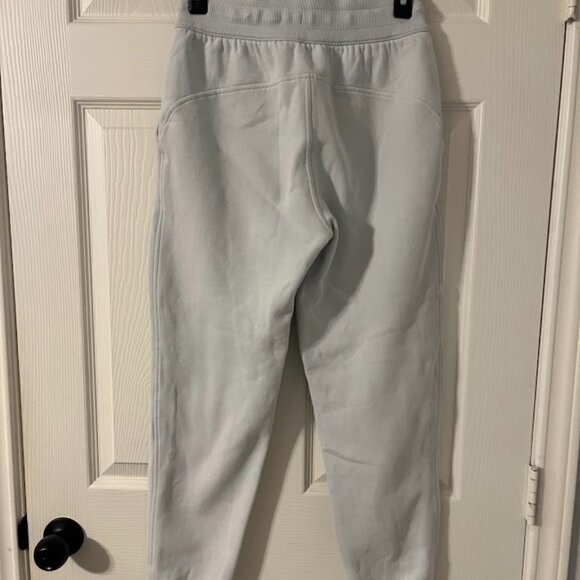 Lululemon Scuba Sweatpants - Picture 3 of 5
